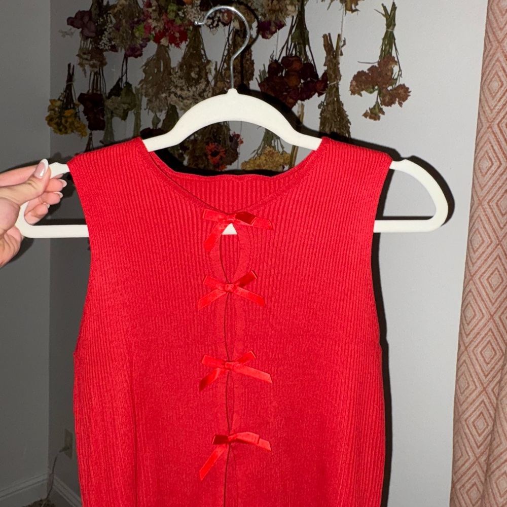 SHEIN Red Sleeveless Top with Bow Accents